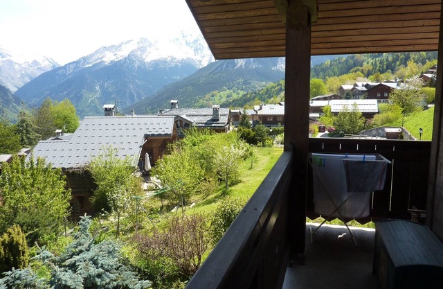 Apartment in chalet in Le Praz