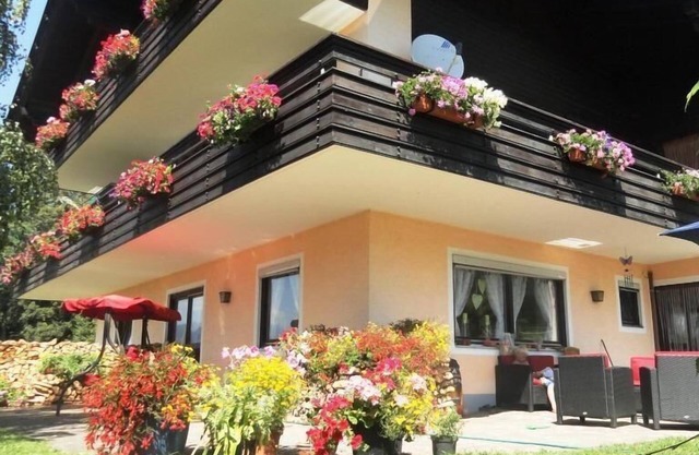 Apartment in Görtschach with Common Pool and Beautiful View