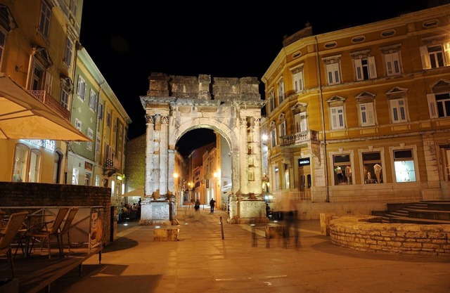 Apartment in Jadreški, four people,air conditioning,quietly,WI FI,parking
