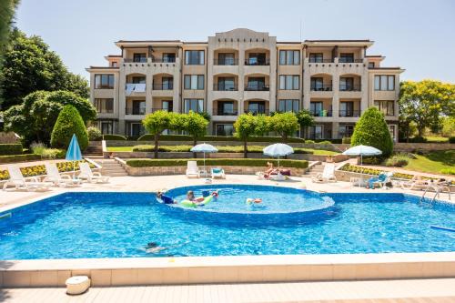 Apartment in Paradise View complex