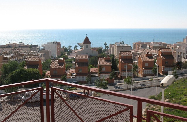 Apartment in private urbanization with pool and garden area in Santa Pola