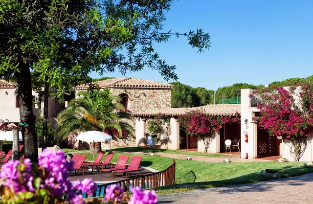 Apartment in residence with pool