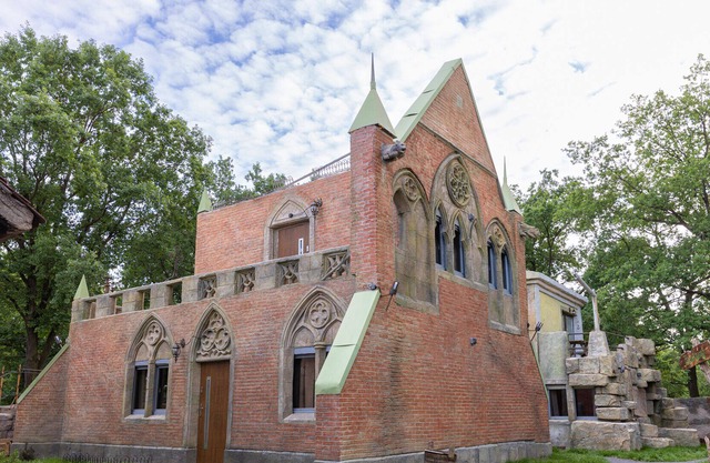 Apartment in the abbess' house below left for 2 people