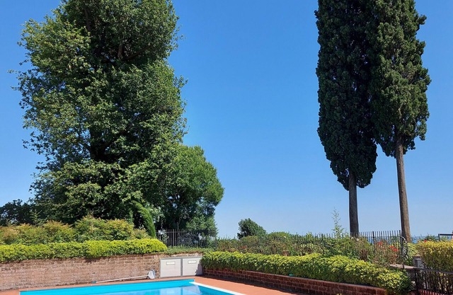 Apartment 'Rosa Flat - with Pool' with Shared Pool, Wi-Fi and Air Conditioning