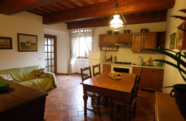 Apartment in ancient villa of the '600 with swimming pool between Florence and Lucca