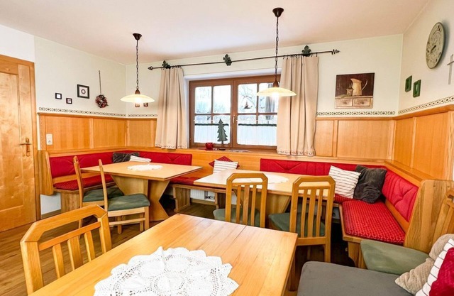 Apartment IV/3 bedrooms/bathroom, toilet - Landhaus Försterlisl