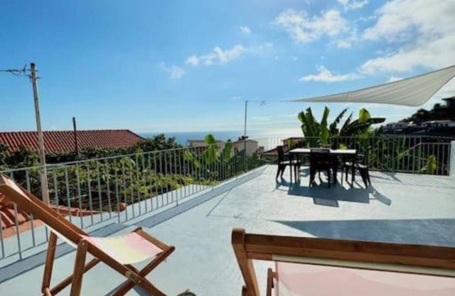 Apartment 'Juliana' with Sea View, Private Terrace and Wi-Fi