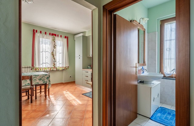 Apartment 'La Casa Di Paola' with Private Garden, Wi-Fi and Air Conditioning