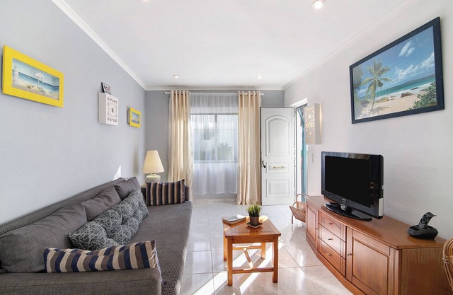 Apartment 'Lemons' with Private Terrace, Wi-Fi and Air Conditioning