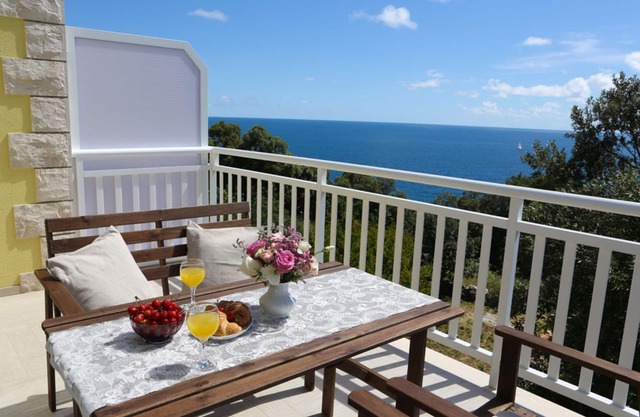 Apartment Lucy Sleeps 2 (1 Bedroom),750 m from the center