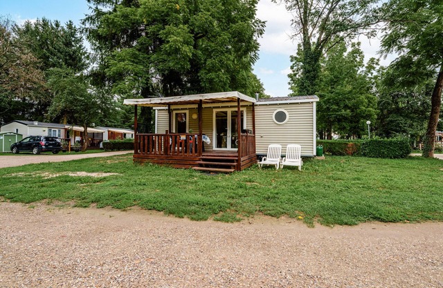 Apartment 'Lydia's Mobile Home' with Shared Pool, Private Terrace and Private Garden