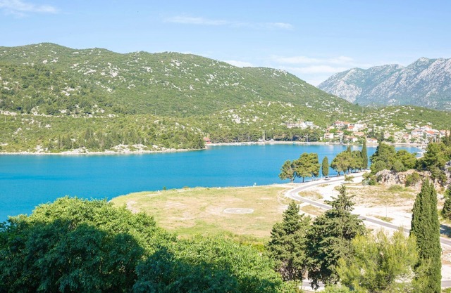 Apartment Matko - Two Bedrom Apartment with Beach View