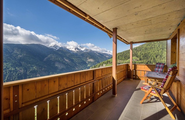 Apartment 'Matscherhof Nikolaus' with Mountain View, Shared Garden and balcony