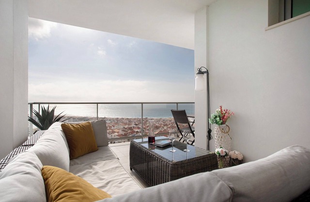 Apartment 'Nazaré Dream View' with Sea View, Shared Pool and Wi-Fi