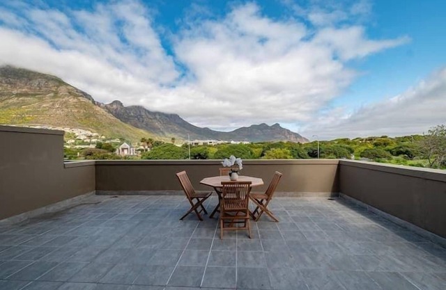 Apartment near Hout Bay Harbour !