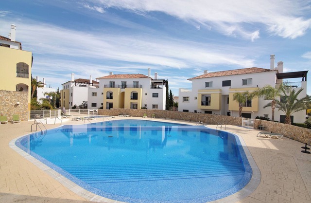 Apartment 'O'Pomar 150' with Shared Pool, Balcony and Air Conditioning