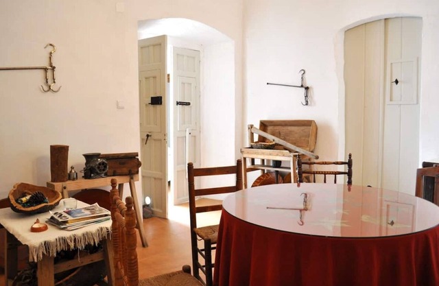 Apartment 'O Quintal - Barrancos' with Private Terrace and Wi-Fi