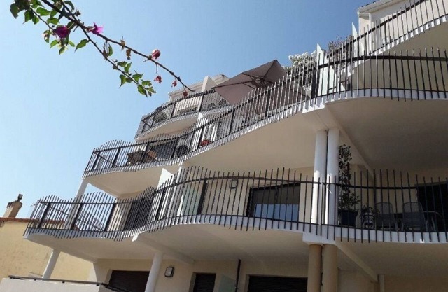 Apartment of 50 m2 for 2 people sea view and port air conditioning parking