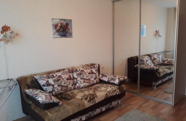 Apartment on Oktyabrskiy prospekt 51