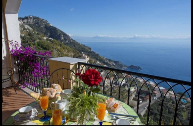 Apartment on the Amalfi Coast with sea view - Near Naples