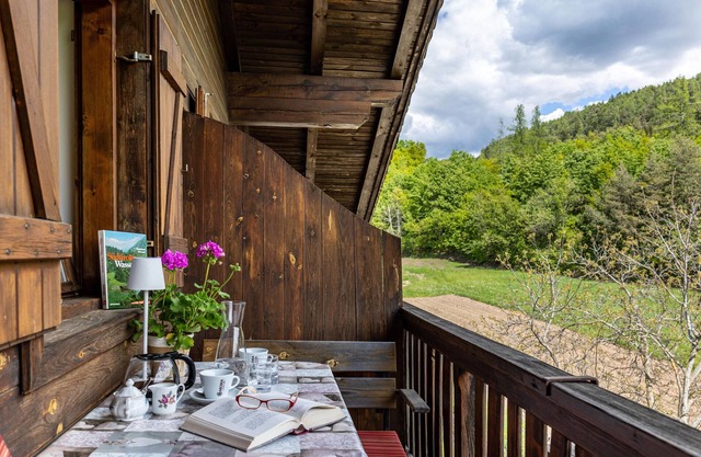 Apartment "Pardellerhof Tschafonblick" with Mountain View, Shared Terrace & Wi-Fi