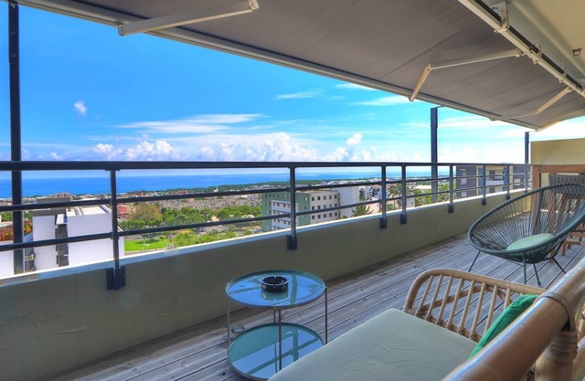 Apartment PANORAMIK with a view at 280° located in Saint-Denis
