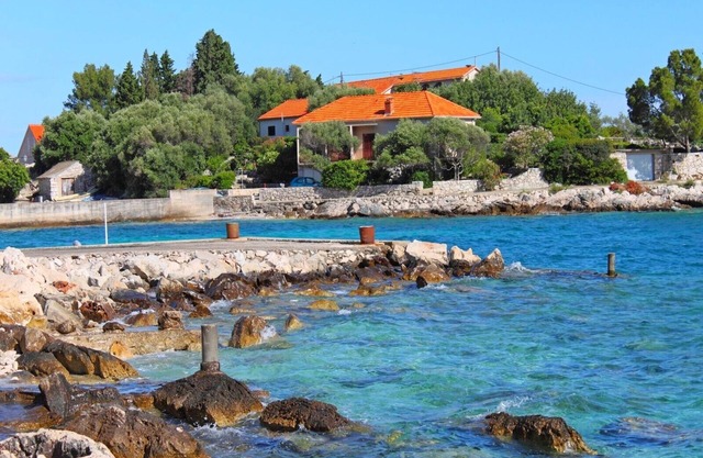 Apartment Petar, (13114), Blato, Croatia