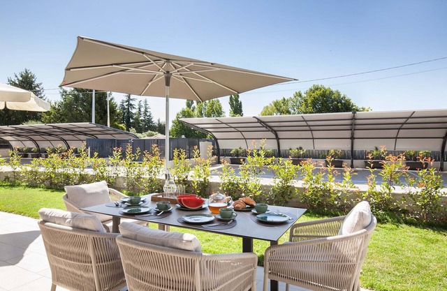 Apartment Petra with Pool