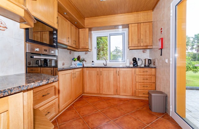 Apartment 'Quinta Da Paz 5' with Shared Pool, Wi-Fi and Air Conditioning