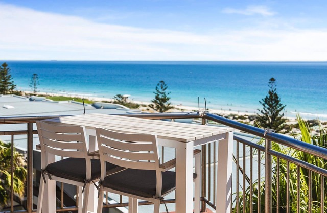 Apartment R306 - ultimate beachfront destination!