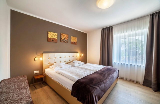 Apartment "Residence Alpina - Comfort Nr. 1" with Balcony & Wi-Fi