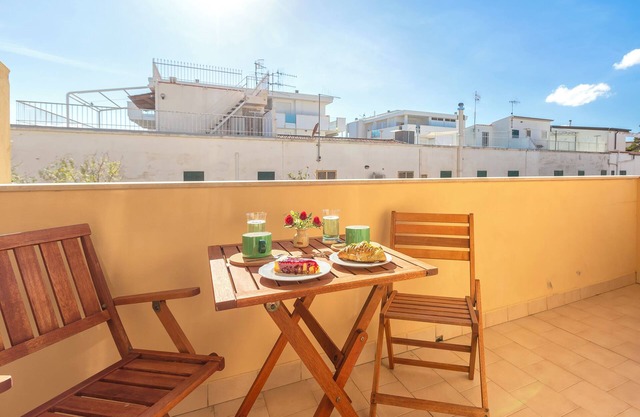 Apartment 'Riviera House' with Wi-Fi and Air Conditioning