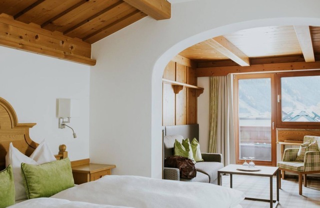 Apartment room long - Vitalhotel Tauernhof