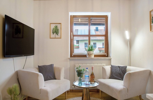 Apartment 'Schönauer Hof - Wohnung Max Josef' with Shared Terrace and Wi-Fi