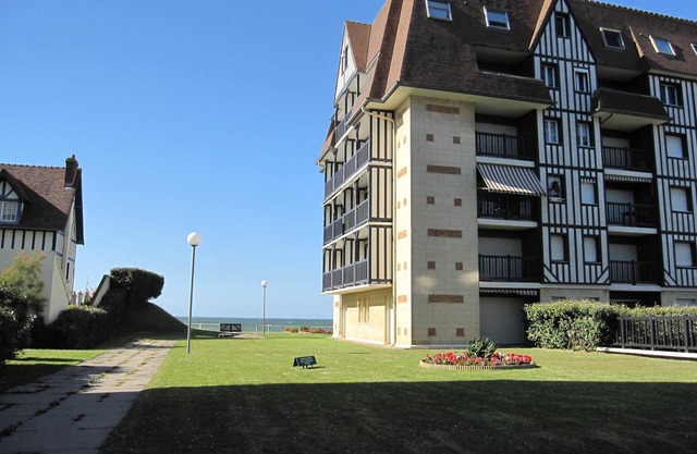 Apartment, Seafront, 40m2 refurbished in residence, Cabourg