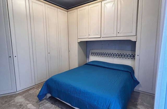 Apartment sleeps 8 with kitchen and 2 bathrooms inMirandola