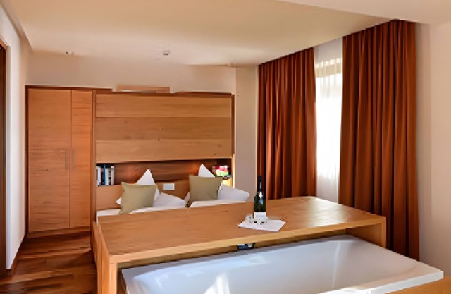 Apartment 'Sonnenaufgang 1' with Mountain View, Shared Terrace and Wi-Fi