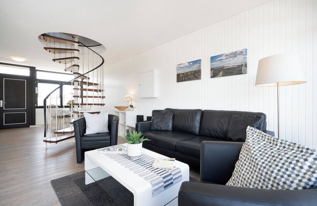 Apartment 'Sonnenschein Grömitz' with Sea View, Balcony and Wi-Fi