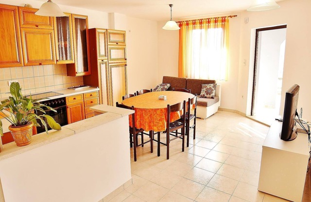 Apartment Stefanija A1 Vinkuran