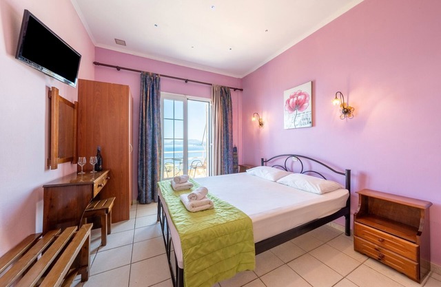 Apartment 'Stefanos Place Studio Sea View 7' with Sea View, Wi-Fi and Air Conditioning