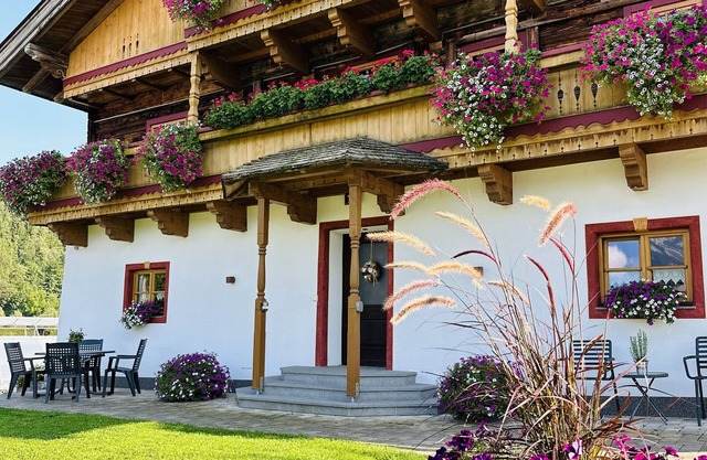Apartment "Steinernes Meer" with Balcony, Mountain View at an Organic Farm