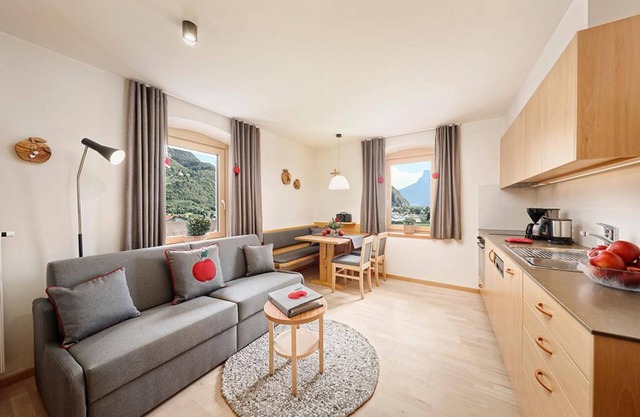 Apartment 'Stöckerhof Apfel' with Mountain View, Shared Pool and Wi-Fi