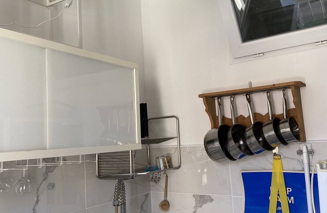 Apartment 'Studio Noailles' with Air Conditioning