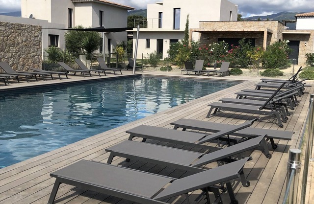 Apartment T2 45 m² classified 3* 4 persons Terrace 30 m² Swimming pool Porto-Vecchio
