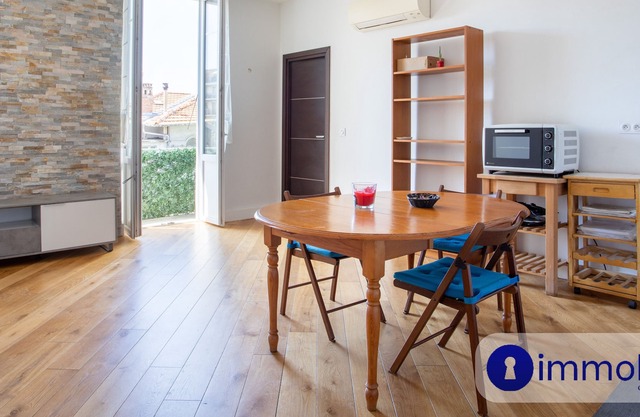 Apartment T2 air-conditioned near liberation