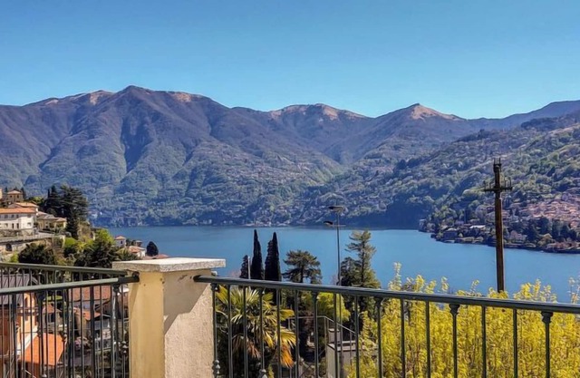 Apartment Terrace Lake View in Moltrasio - 9 persons, 3 bedrooms