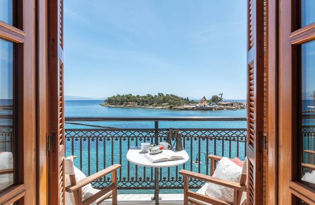 Apartment 'The Lalouda Of Mani' with Sea View, Wi-Fi and Air Conditioning