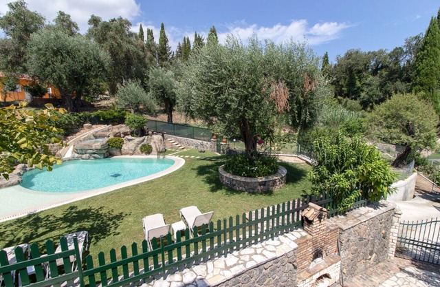 Apartment "The Signorina" at The Red Bougainvillea - with unique stone pool