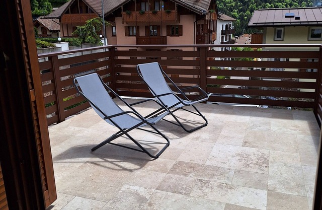 Apartment "the smile" and The Joys with fantastic terrace overlooking the lake *