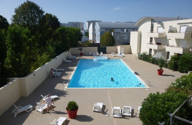 Apartment type studio south terrace pool view La Rochelle Les Minimes